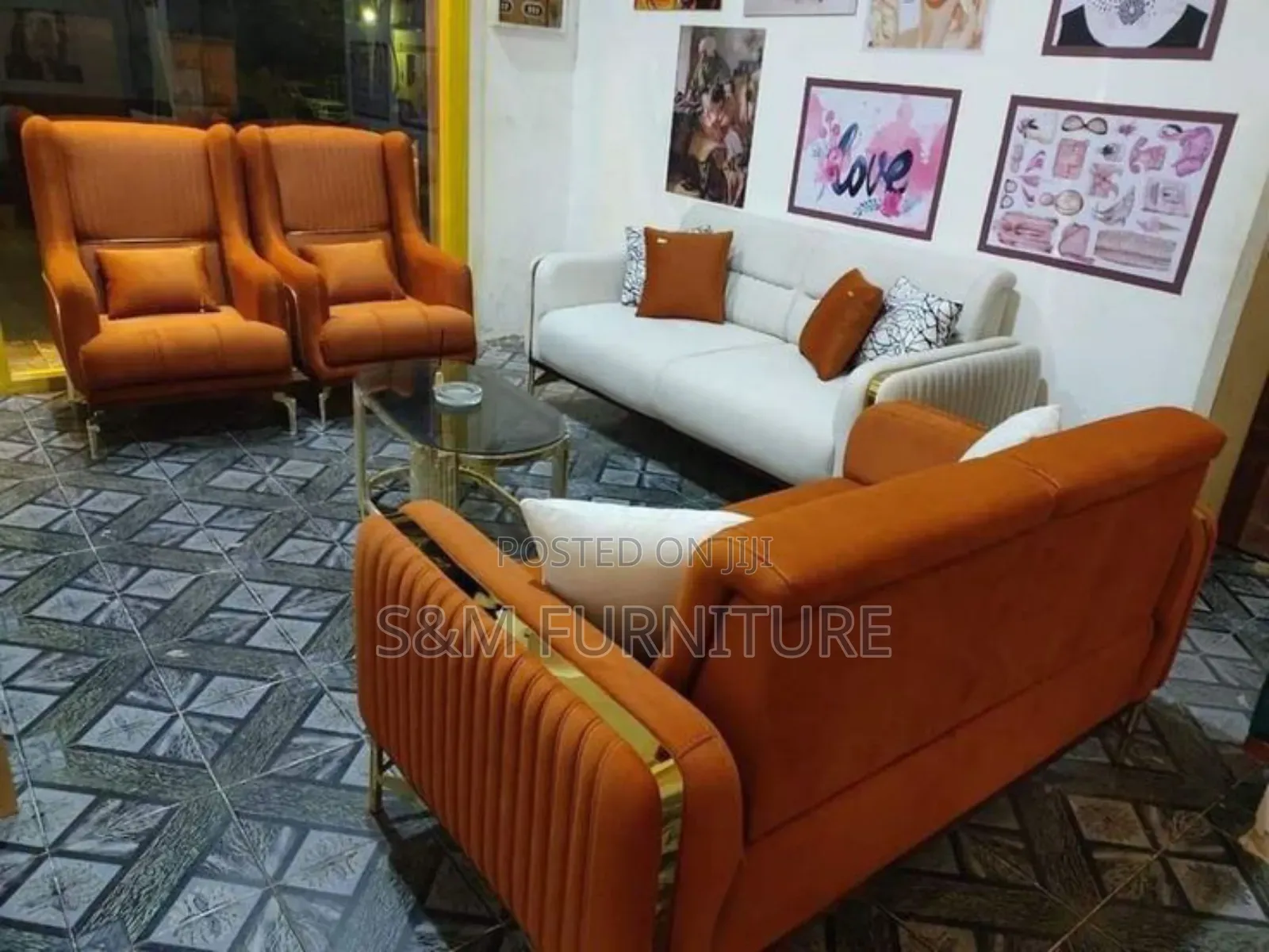 Jazzy Sofa Set With Aesthetic Appearance.