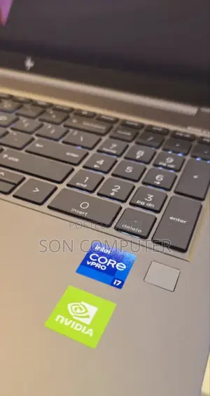 New Laptop HP ZBook Firefly G8 16GB Intel Core I7 SSD 512GB