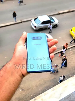 Photo - Samsung Galaxy S10e 128 GB