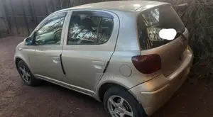 Toyota Yaris 1.4 2002 Gold
