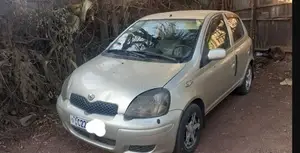 Toyota Yaris 1.4 2002 Gold