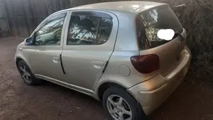 Toyota Yaris 1.4 2002 Gold