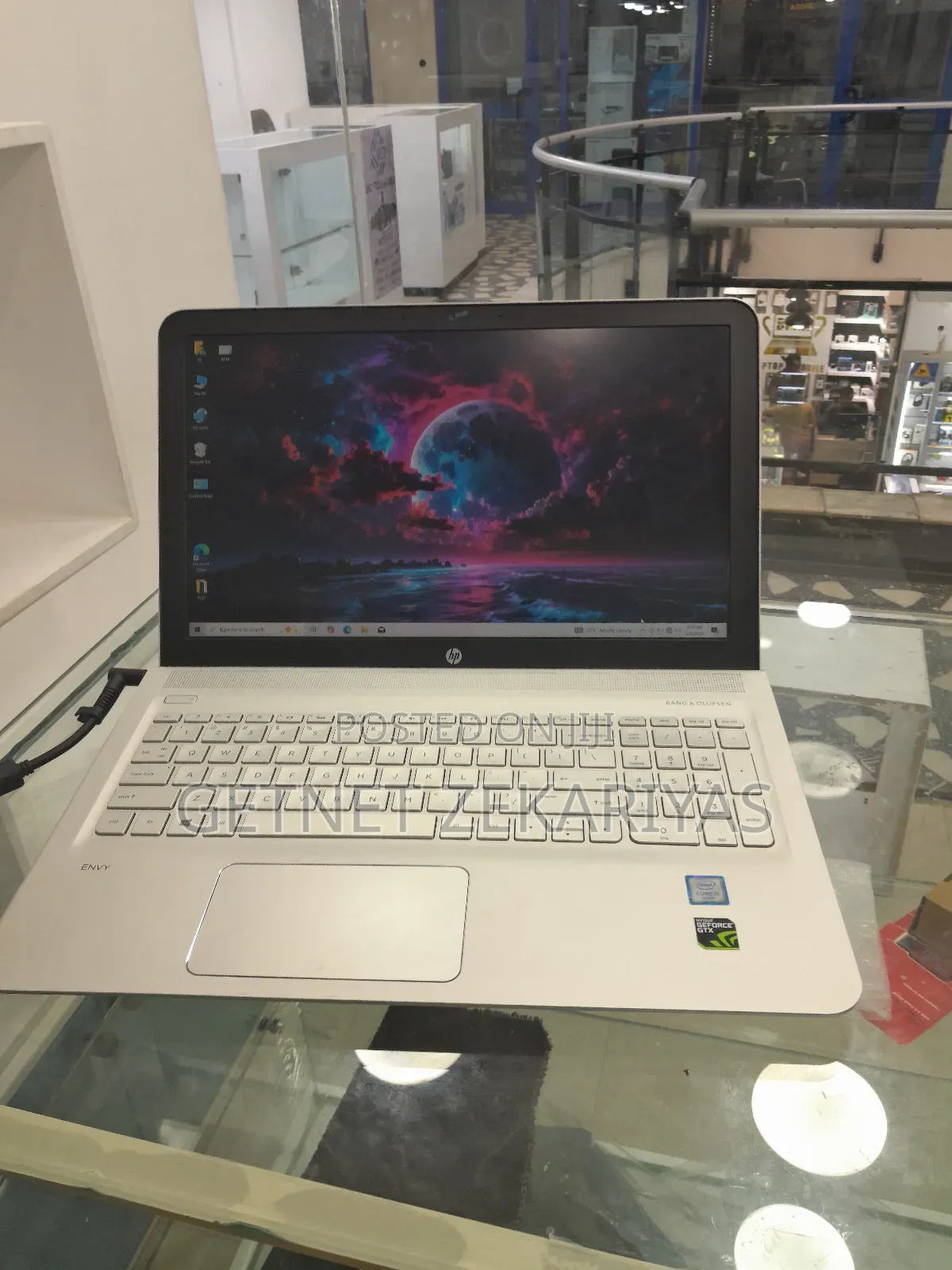 New Laptop HP Envy 15 8GB Intel Core I5 HDD+SSD 512GB