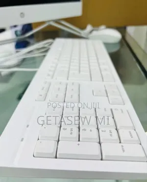 New HP 200 G4 22 All-in-One 8GB Intel Core I7 SSD 512GB