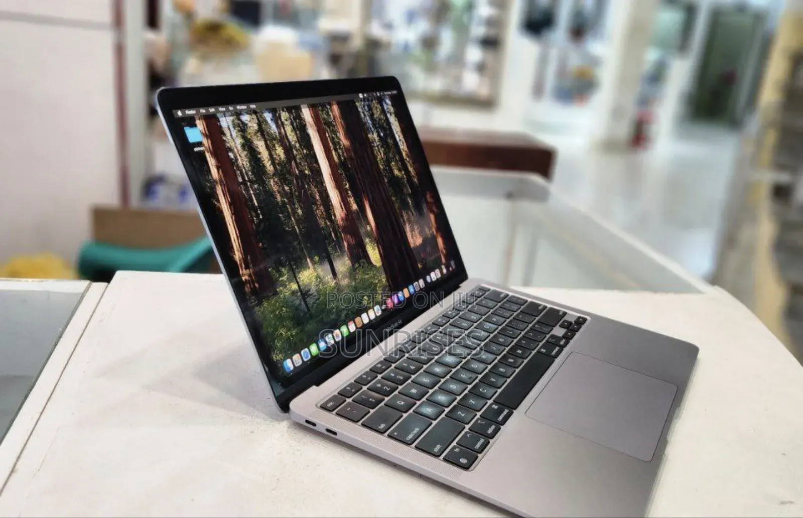 New Laptop Apple MacBook Pro M1 16GB Apple M1 SSD 256GB
