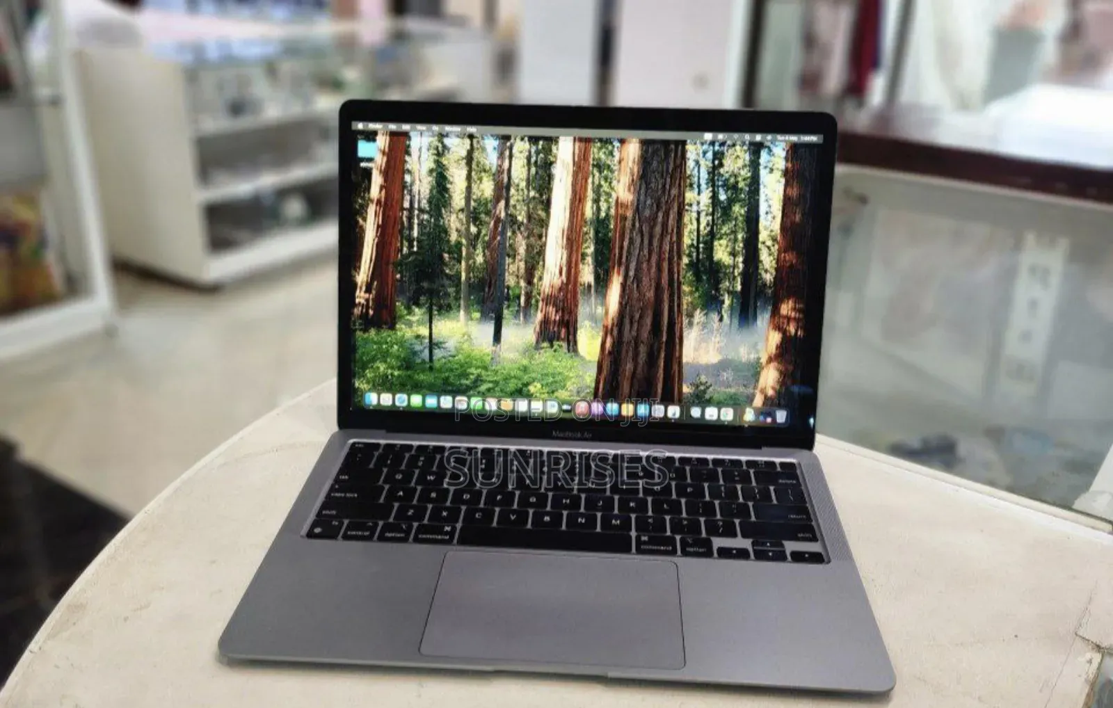 New Laptop Apple MacBook Pro M1 16GB Apple M1 SSD 256GB