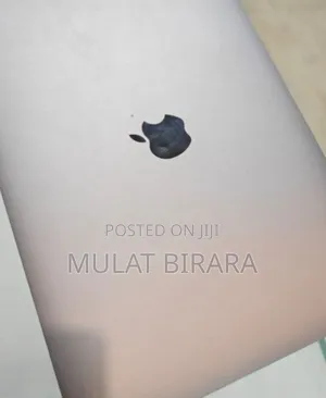 New Laptop Apple MacBook Pro 2022 M2 8GB Intel Core M2 SSD 256GB