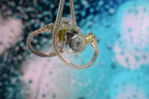 Photo - In Ear Monitor Iem Stage Musicans ,Dj's and Audio Composers