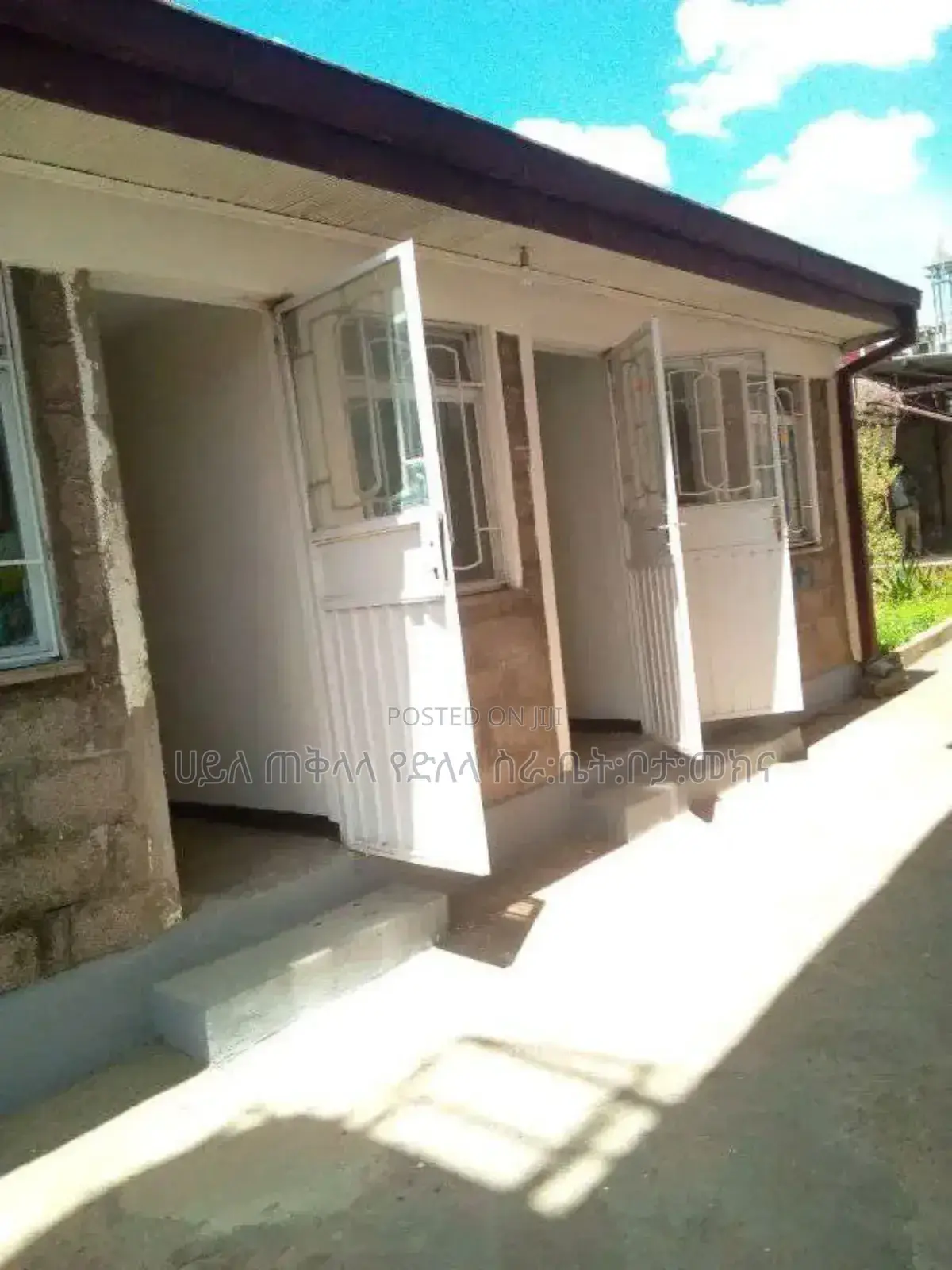 Furnished 6bdrm House in አያት ርእል ስቴት, Yeka for sale