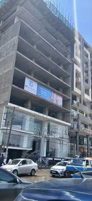 Photo - የንግድ ሱቅ ሽያጭ በመሀል ቦሌ ከ9.5 ካሬ ጀምሮ