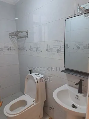 የንግድ ሱቅ ሽያጭ በመሀል ቦሌ ከ9.5 ካሬ ጀምሮ