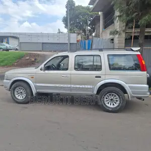 Ford Everest 2006 Silver