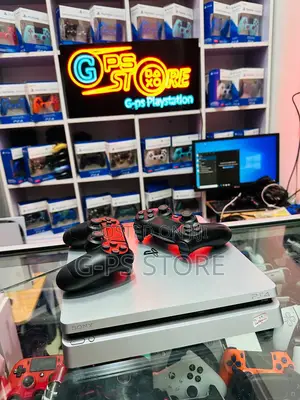 Playstation 4 Slim