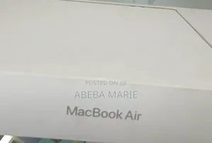 Photo - New Laptop Apple MacBook Air 2024 M3 15-Inch 16GB Apple M4 SSD 256GB