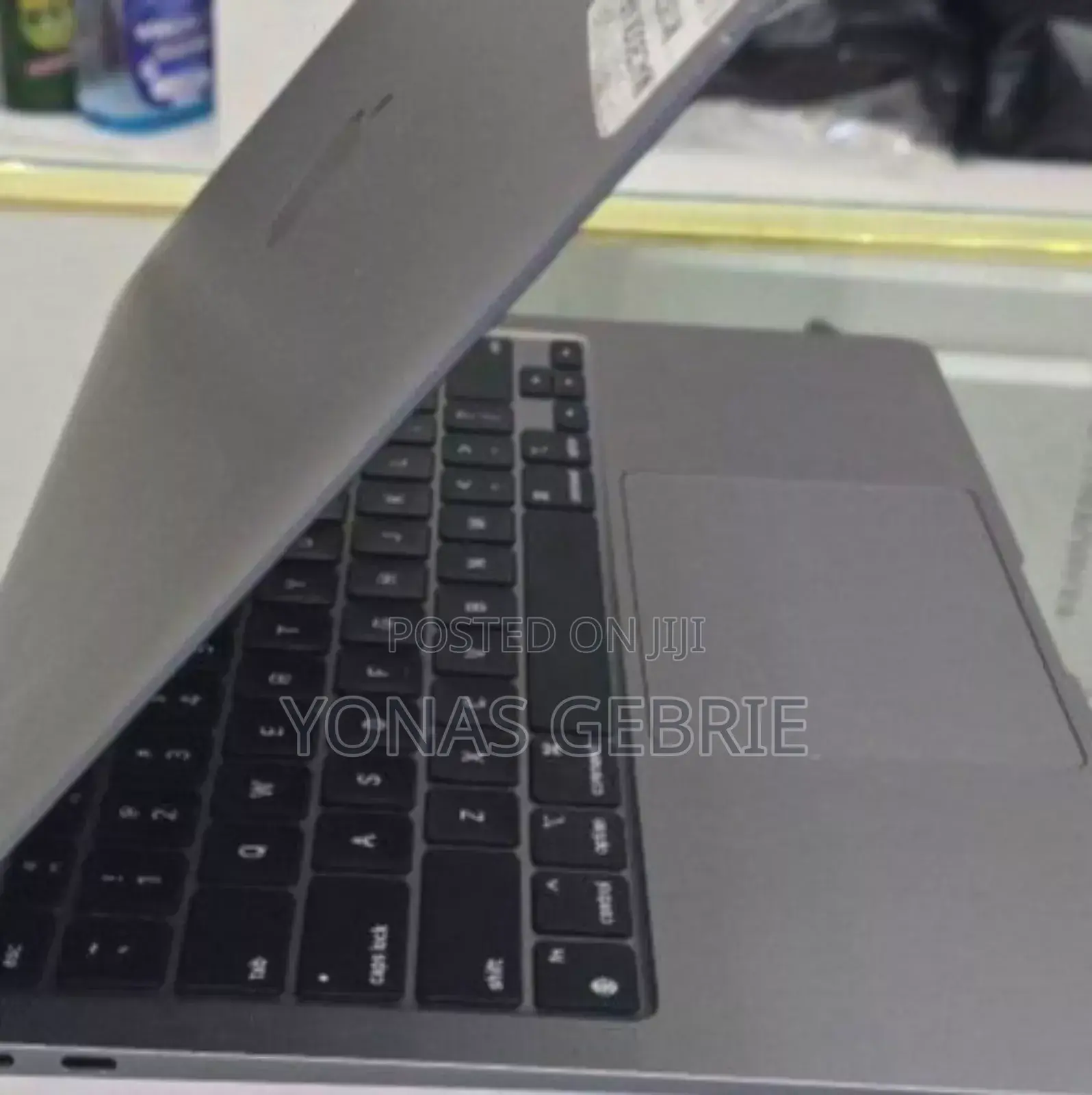 New Laptop Apple MacBook Air 2020 M1 8GB Apple M1 SSD 256GB