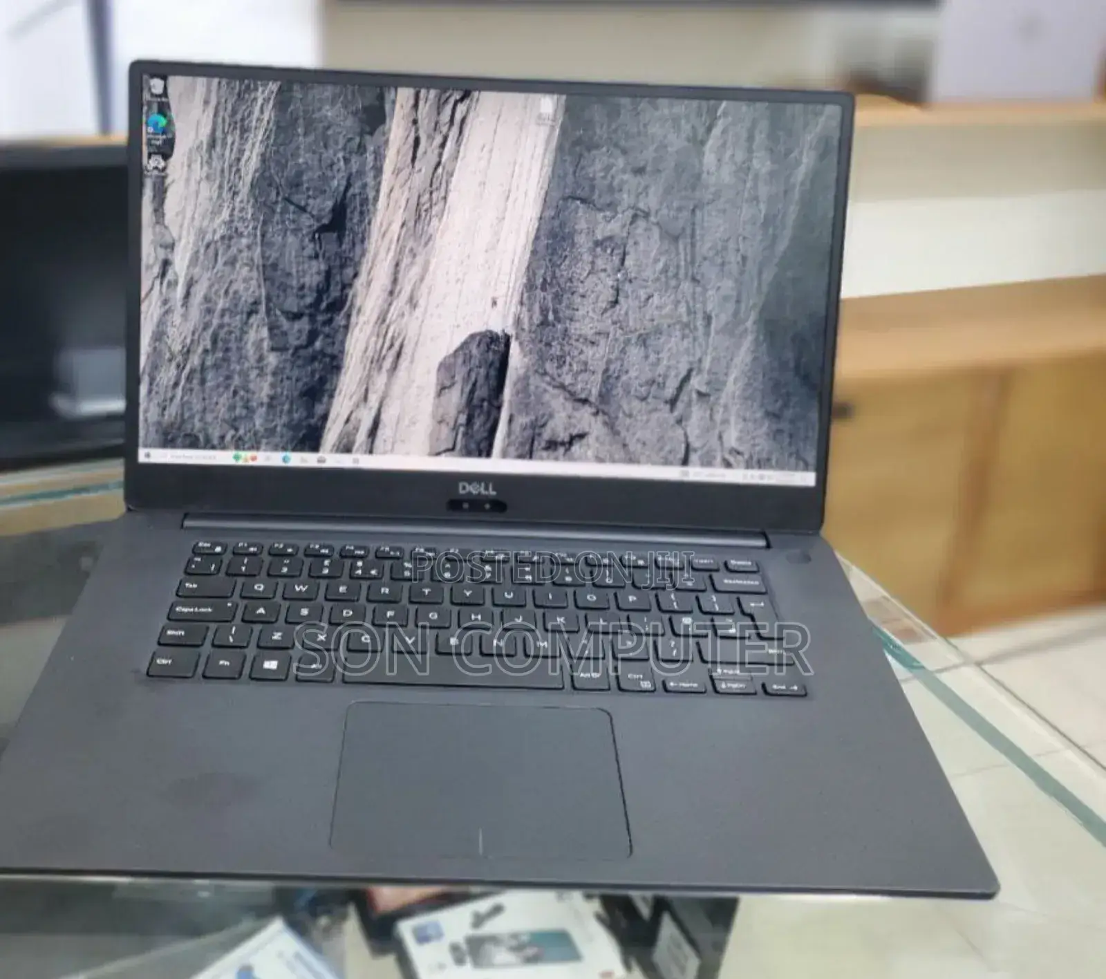 New Laptop Dell Precision 5540 32GB Intel Core I7 SSD 512GB