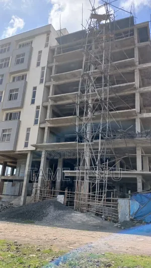 Furnished 10bdrm House in Summit, Bole for sale