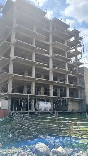 Furnished 10bdrm House in Summit, Bole for sale