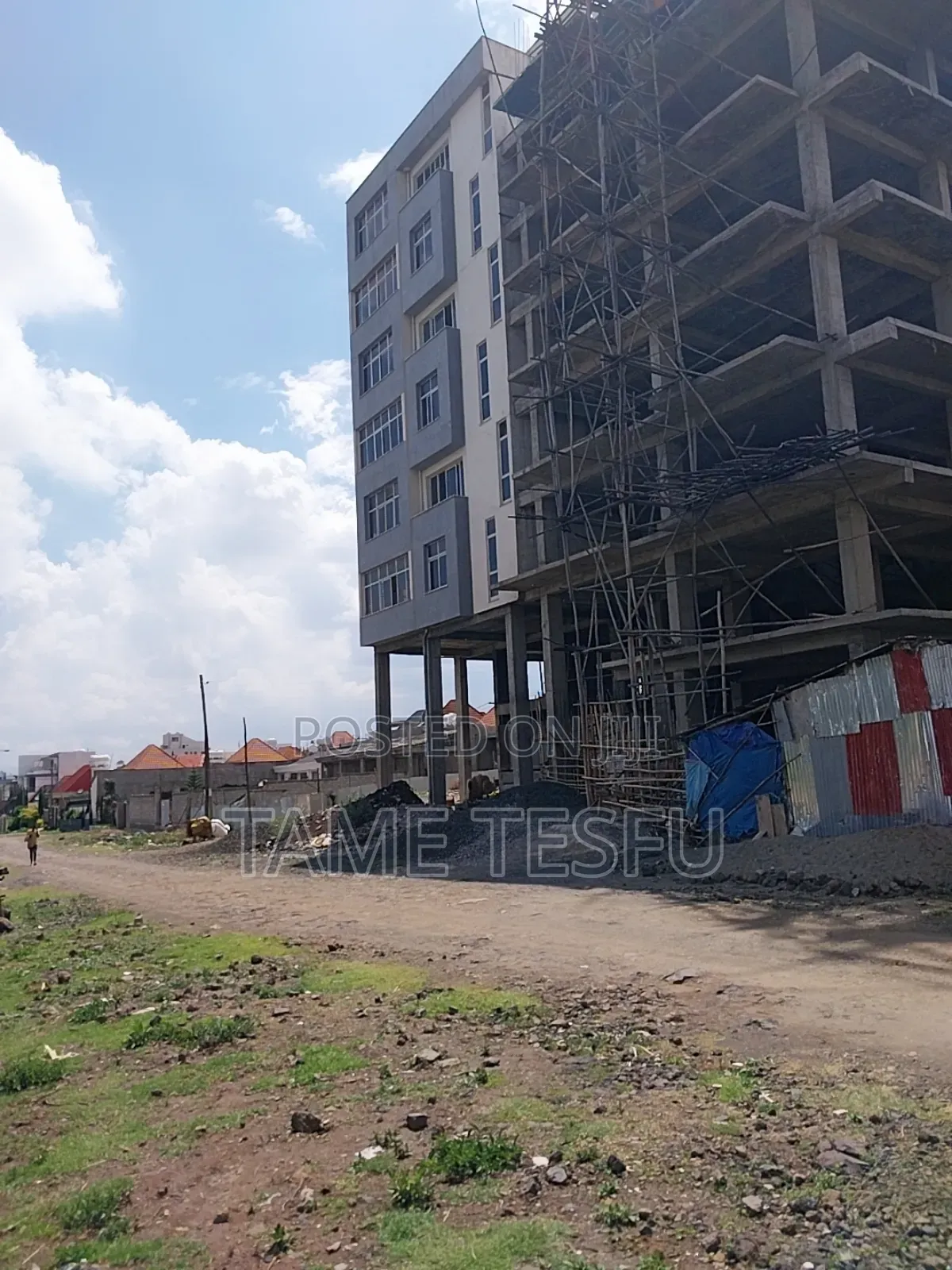 Furnished 10bdrm House in Summit, Bole for sale