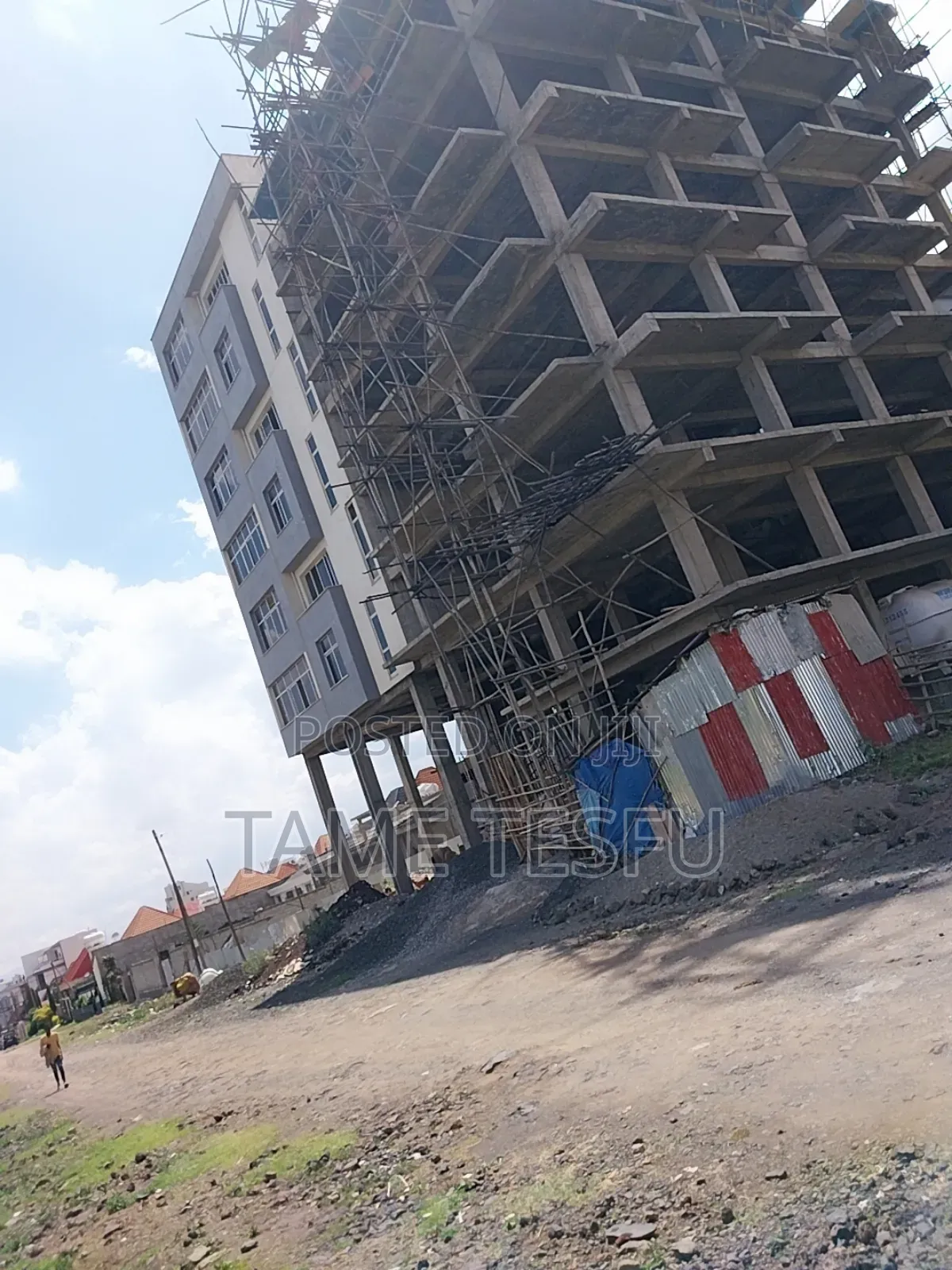 Furnished 10bdrm House in Summit, Bole for sale