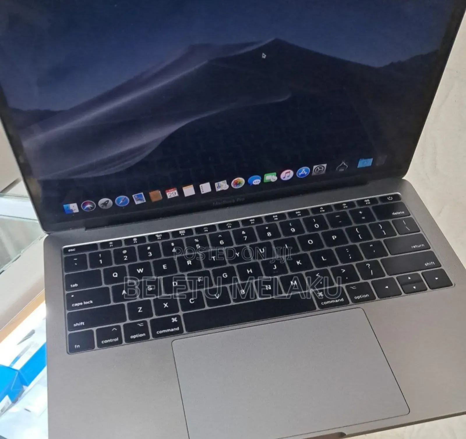 New Laptop Apple MacBook Pro 2017 16GB Intel Core I5 SSD 256GB