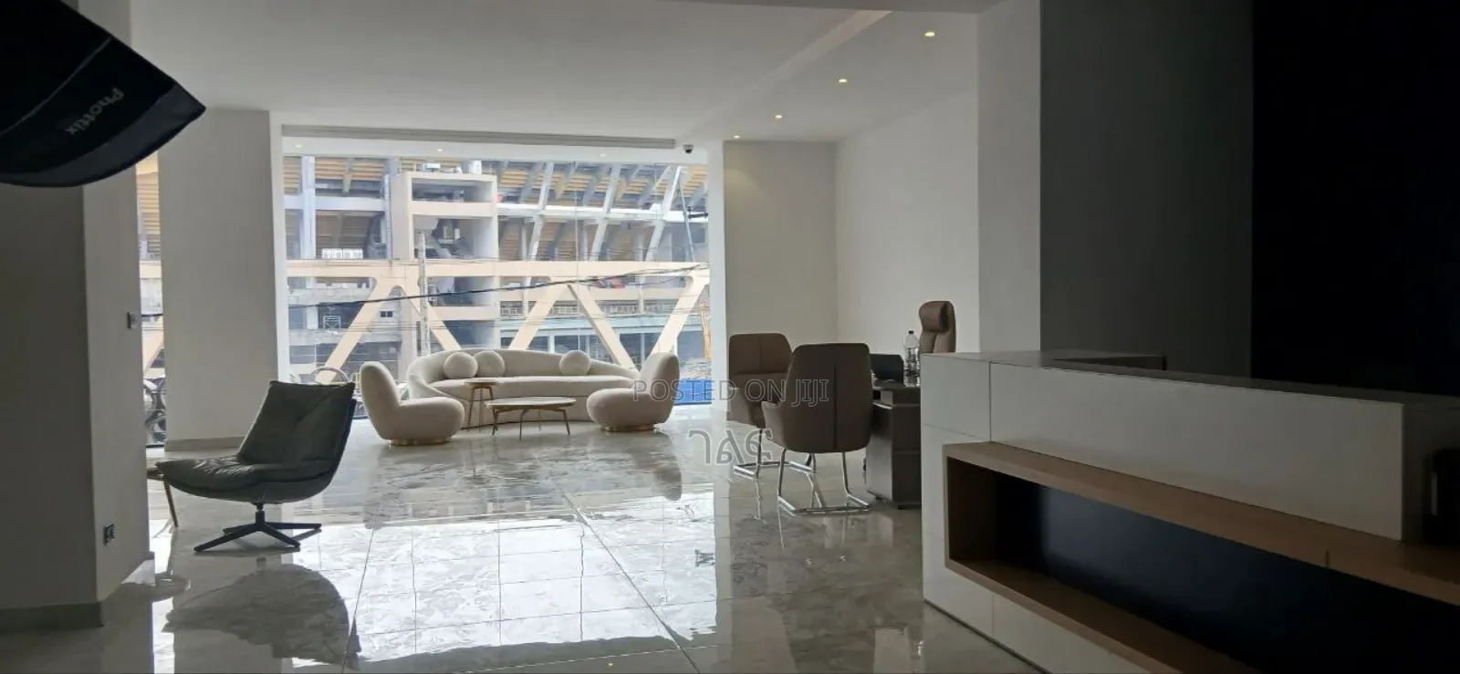 ቦሌ አደይ አበባ ስታዲየም ጋር 98% የተጠናቀቁ /የንግድ ሱቅ ሽያጭ በ15% ቅድመ ክፍያ ብቻ