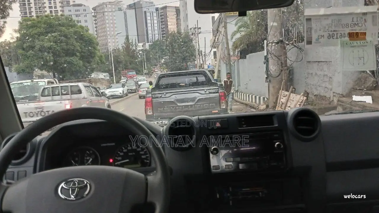 Toyota Land Cruiser 2022 White