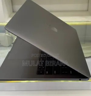 New Laptop Apple MacBook Pro 2017 8GB Intel Core I5 SSD 512GB