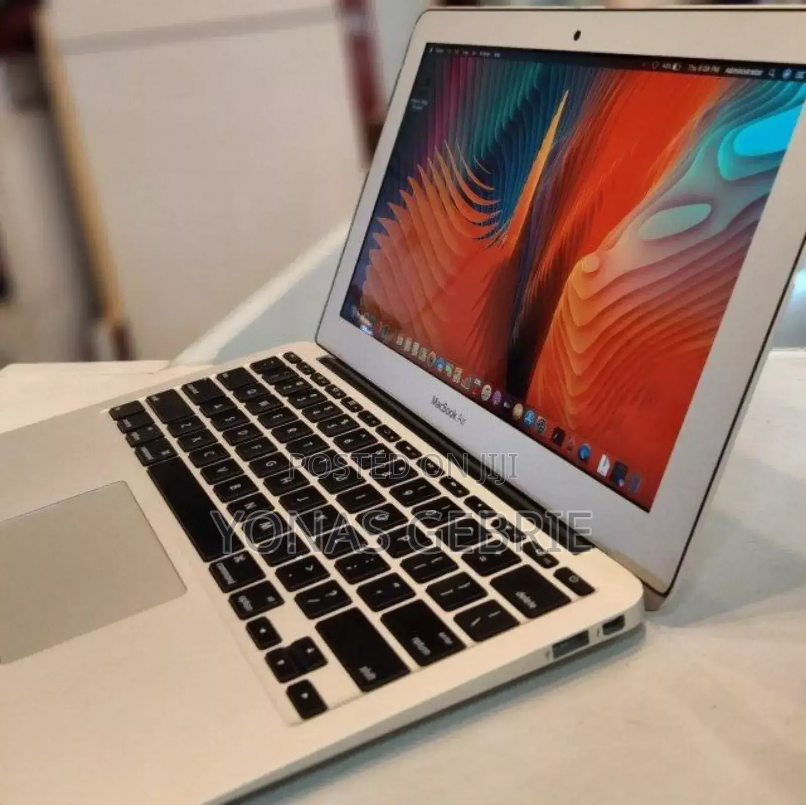 New Laptop Apple MacBook Air 2015 4GB Intel Core I5 SSD 128GB