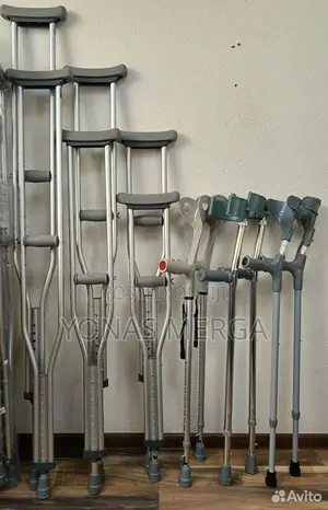 Photo - Underarm Crutches -Adult(Pr)፪æenable Quick Adjustment Kranch