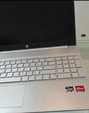 New Laptop HP 8GB AMD Ryzen 5 SSD 512GB