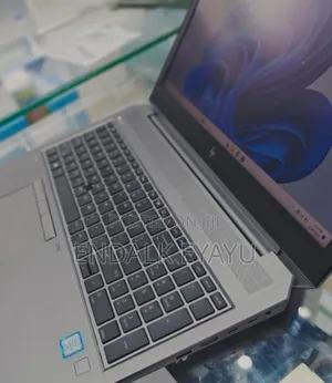 Photo - New Laptop HP 16GB Intel Core I7 SSD 512GB