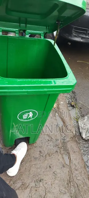 Garbage 120 Litre Whith Pedal and Tyres