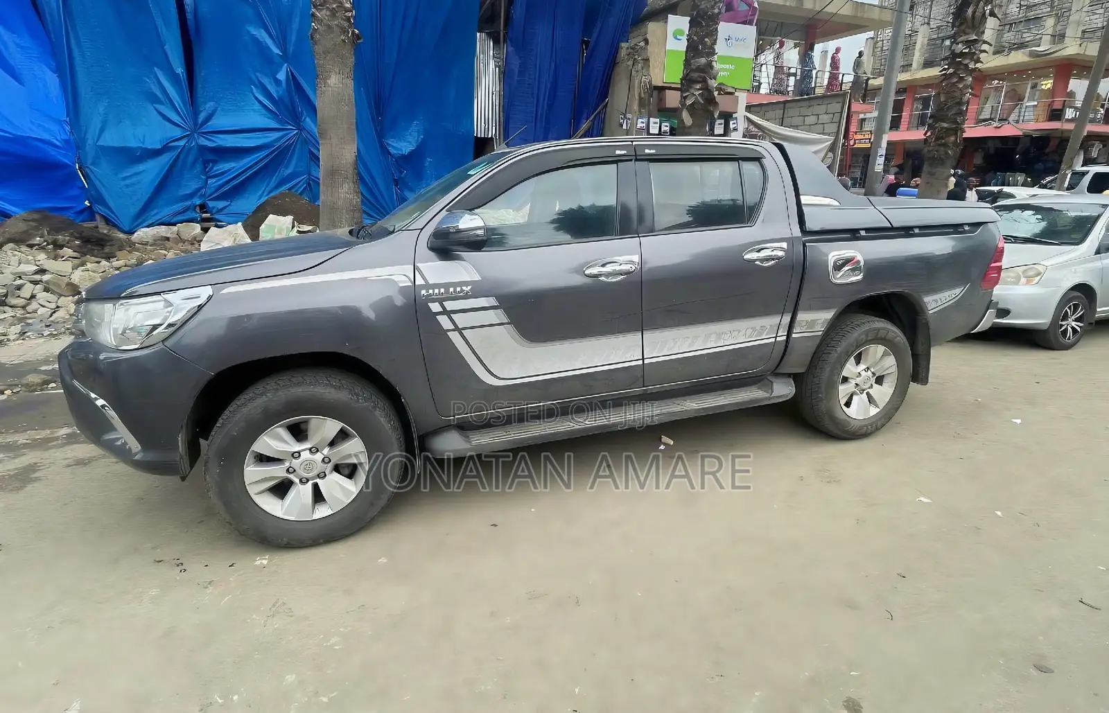 Toyota Hilux 2020 Gray