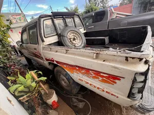 Toyota Hilux 1600 SWB 1984 White