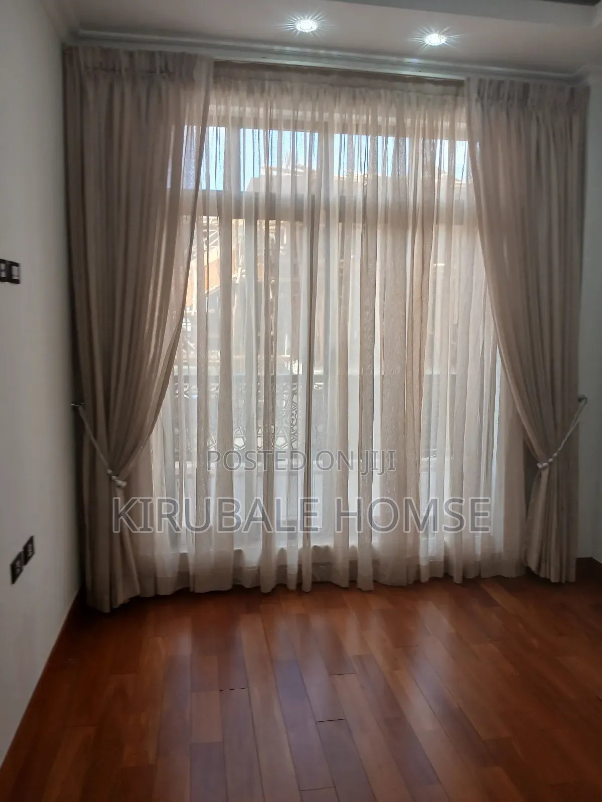 14bdrm Villa in Camc Compound, Bole for rent