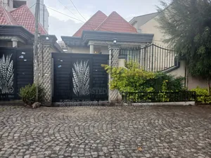 5bdrm Villa in Bole for sale
