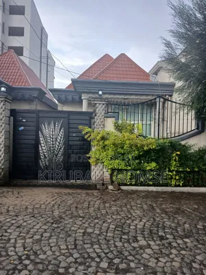 5bdrm Villa in Bole for sale