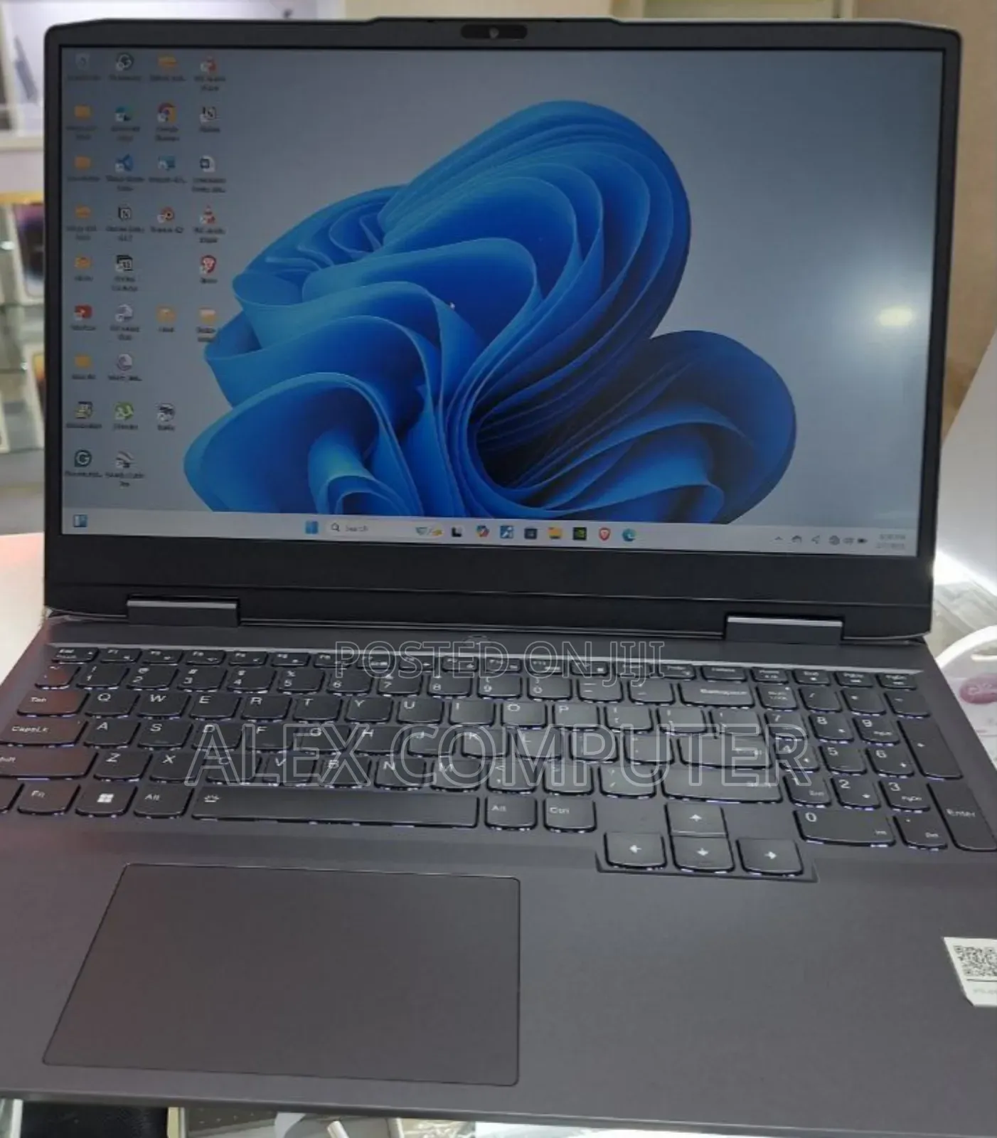 New Laptop Lenovo LOQ 15ARP9 16GB AMD Ryzen 7 SSD 512GB