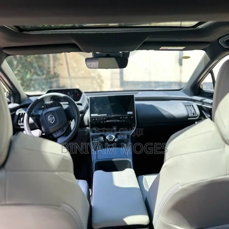 New Toyota bZ4X 71.4 kWh AWD 2023 Gray