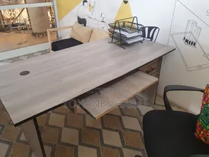Photo - Manager Table and Chair