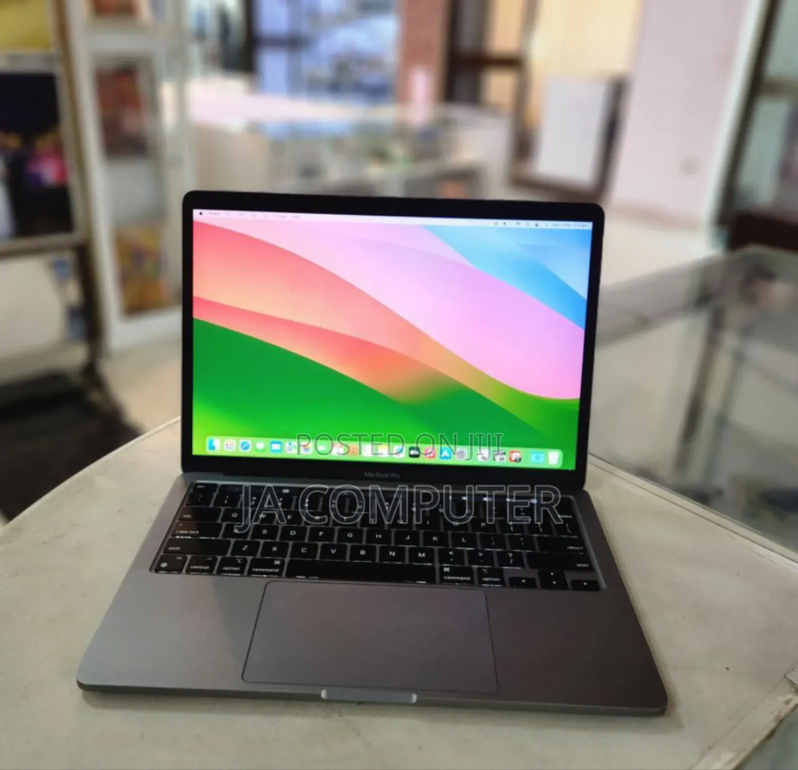New Laptop Apple MacBook Pro 2020 M1 16GB Apple M1 SSD 1T