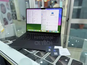 New Apple MacBook Pro 2023 M3 14-Inch 18GB Apple M3 Pro SSD 512GB