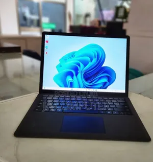 New Laptop Microsoft Surface 16GB Intel Core I7 SSD 512GB