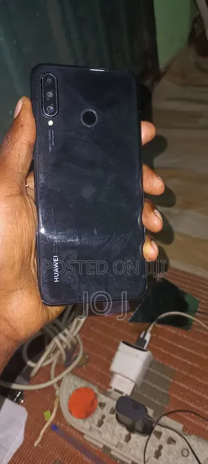 Photo - Huawei P Smart 2021 128 GB Black