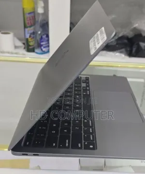 Photo - New Laptop Apple MacBook Pro 2020 M1 8GB Apple M1 SSD 256GB