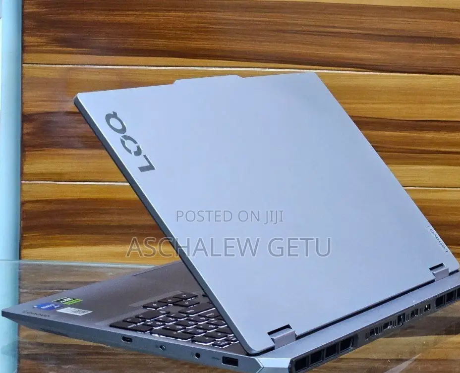 New Laptop Lenovo LOQ 15ARP9 16GB AMD Ryzen 7 SSD 512GB