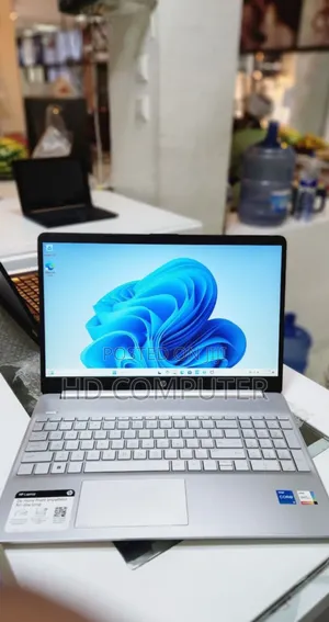 New Laptop HP Stream Notebook 8GB Intel Core I5 SSD 512GB