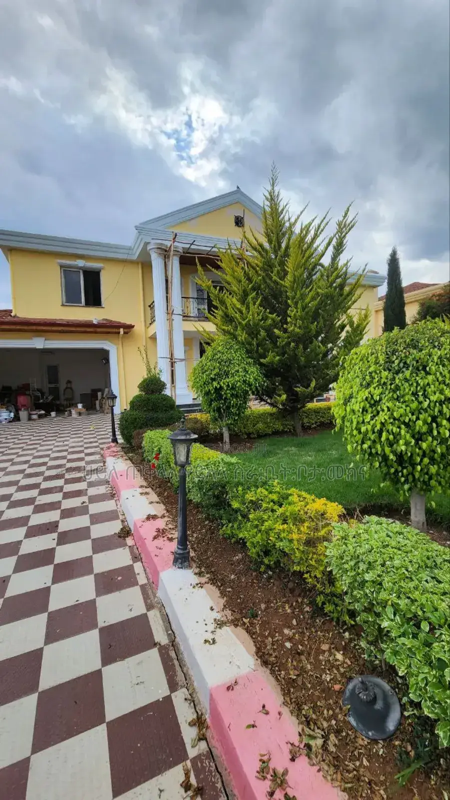 Furnished 6bdrm House in Ccd Real State, Oromia-Finfinne for sale