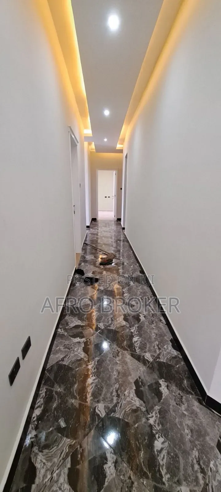 Furnished 18bdrm Apartment in Saris, Akaky Kaliti for sale